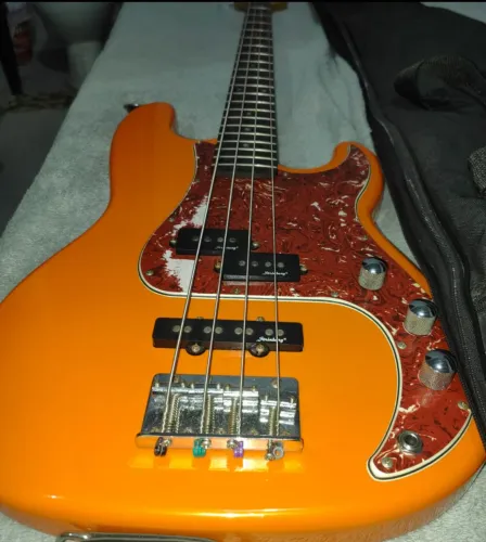 Baixo Strinberg PBS50 jaz bass 4 cordas