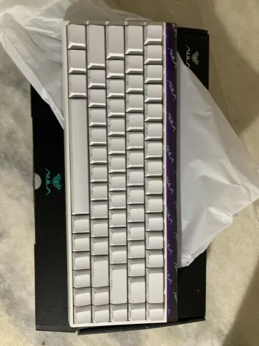 TECLADO GAMER AULA HERO68 HE