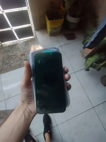 4 películas + 2 capinhas do iPhone 12. Por 250
