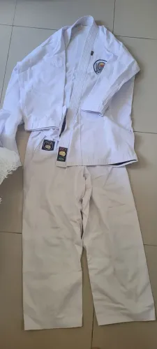 Vendo Kimono karatê