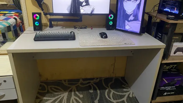 Vendo Mesa para Setup/Escritório