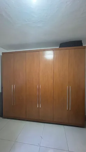 Vende-se guarda roupa