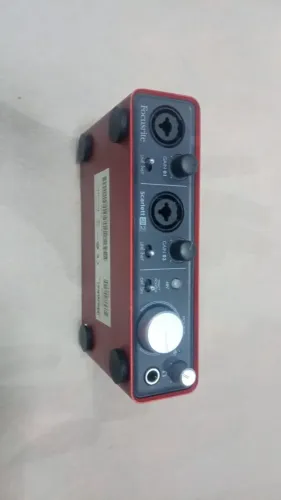 Interface Focusrite Scarlett 2i2 geração 3