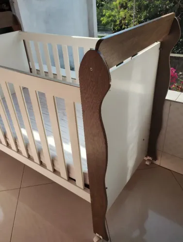 Berço vira mini cama