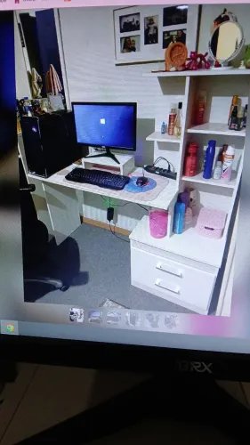 Cômoda com gavetas e mesa Computador