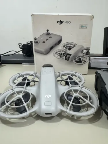 Drone DJI Neo Completo + 3 Baterias e Controle - Seminovíssimo (Apenas 3 voos)
