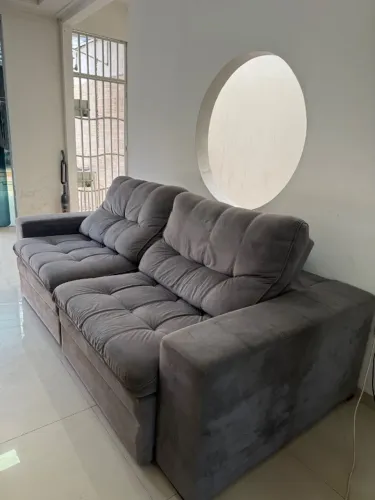 Sofá retrátil e reclinável 