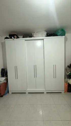 Guarda roupa seis portas 