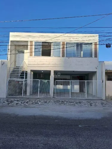 Excelente oportunidade para instalar seu negócio perto do mar!