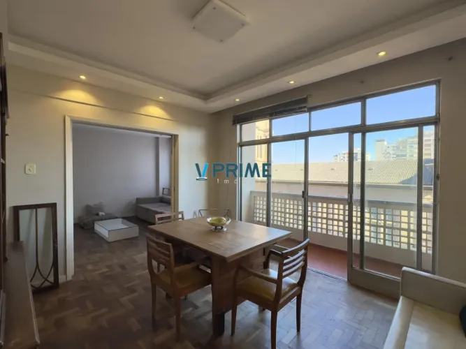 Apartamento 3 dormitórios, com linda vista da Catedral no Centro Histórico