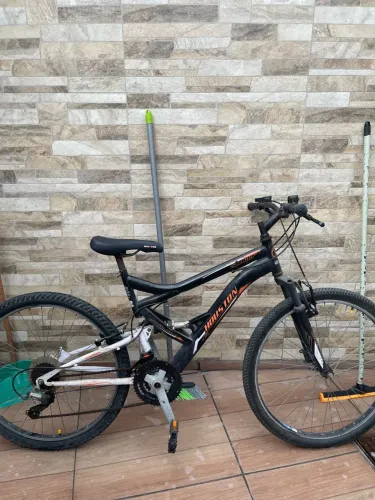 Bicicleta aro 26 com marcha