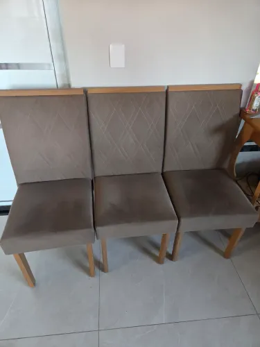 Cadeiras para mesa de jantar. Valor unitário