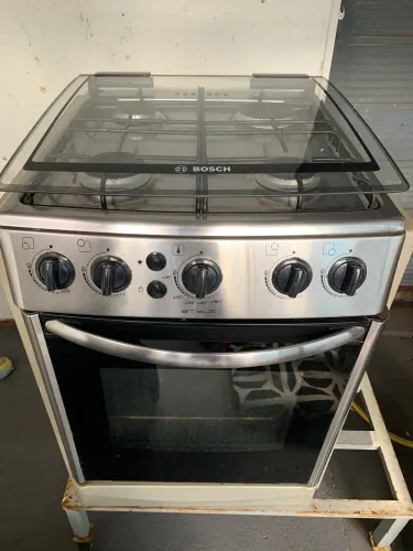 Vende se fogão automático 4 bocas de embutir mais pode usar normal tudo ok