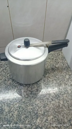 Panela de pressão de alumínio medidas 21x18cm