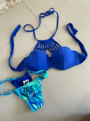 Vendo biquíni e saídas de praia
