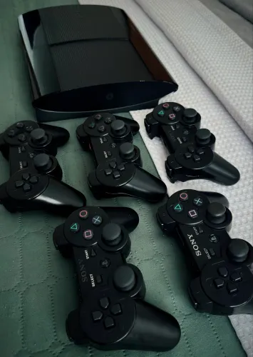 PlayStation 3 Desbloqueado em bom estado de conservação