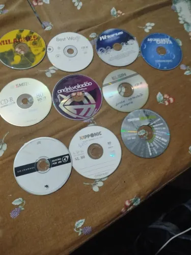 CDs Gospel,André Valadão e etc.Entrego na região Oeste de BH 