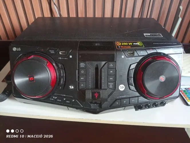 Estou vendendo Esse Som LG semi novo