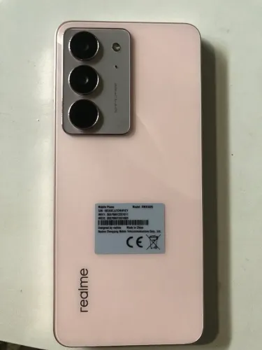 Vendo Realme C75X Quitado?
