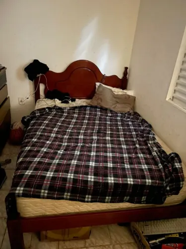 Cama de casal com colchão 