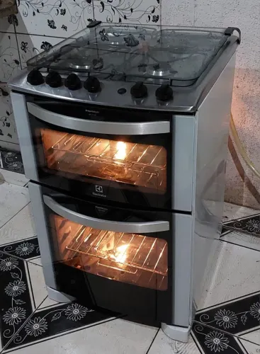 ÓTIMO FOGÃO ELECTROLUX 2 FORNO ACENDIMENTO AUTOMÁTICO