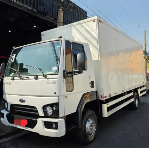 Transfiro a dívida ,Ford Cargo 1119 4x2 baú ano 2019