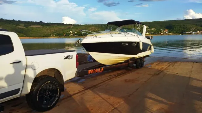 Ventura 265 Cabinada 2007 ? Mercruiser 300 hp ? R$ 189.000