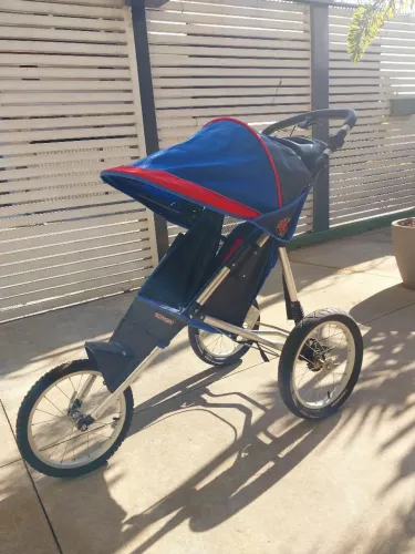 Carrinho de Bebê esportivo 3 Rodas 