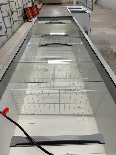 Freezer expositor 1100L Fricon 