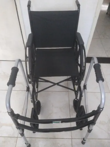 Cadeira de rodas e andador