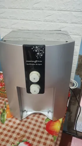 Vendo Purificador de água Master Frio Inox e prata com compressor 