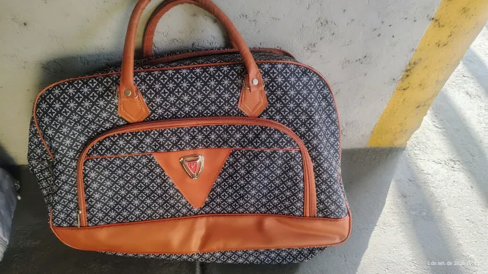 Mala de mão nova , ótima para viagem