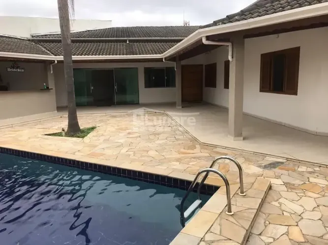 Casa com 3 dormitórios à venda, 179 m² por R$ 1.400.000,00 - Vila Suissa - Mogi das Cruzes