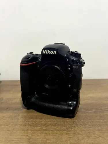 Nikon D750 com grip incluso - USADA 