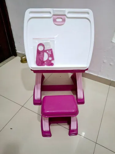 Mesinha de atividade da Barbie 