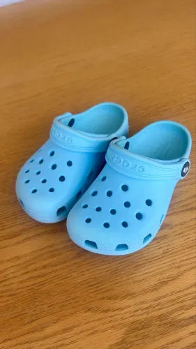 Crocs infantil