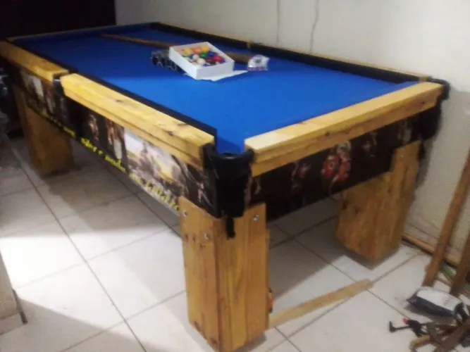 Mesa de sinuca customizada com som adaptado