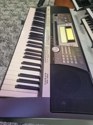 Teclado Yamaha PSR-640