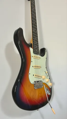 GUITARRA TAGIMA T635