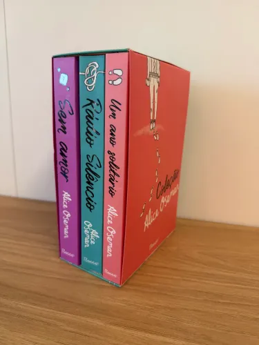 Box Alice Oseman - 3 Livros - Sem Amor, Rádio Silêncio e Um Ano Solitário
