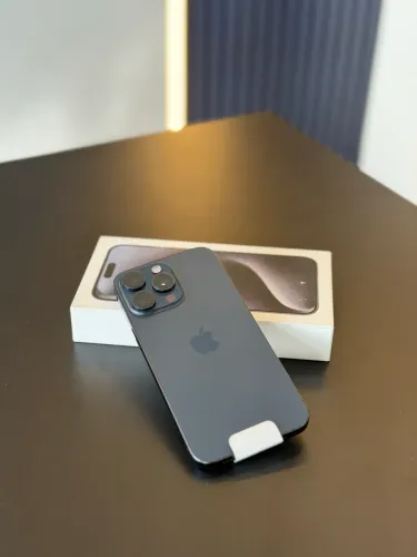 IPhone 15 Pro Max (100% saúde da bateria)