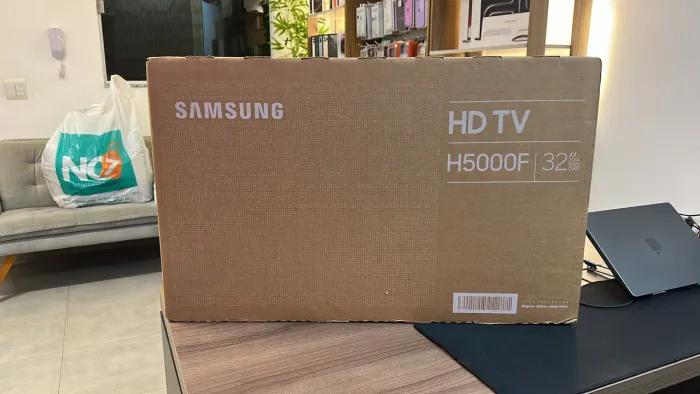 Smart TV Samsung 32? HDTV - Nova - Sem uso - Passo cartão