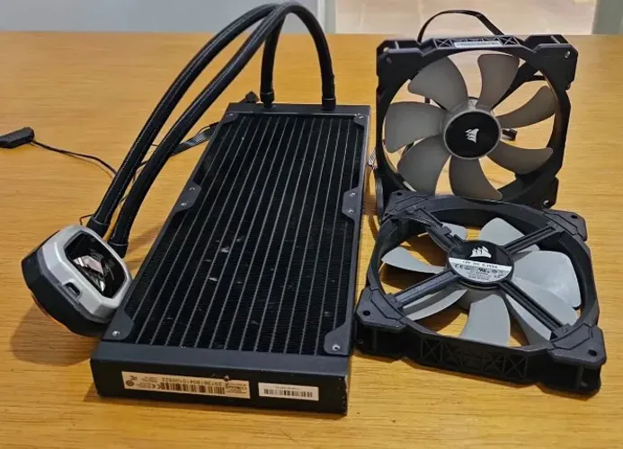  VENDO - Water Cooler Corsair Hydro Series H100x 240mm