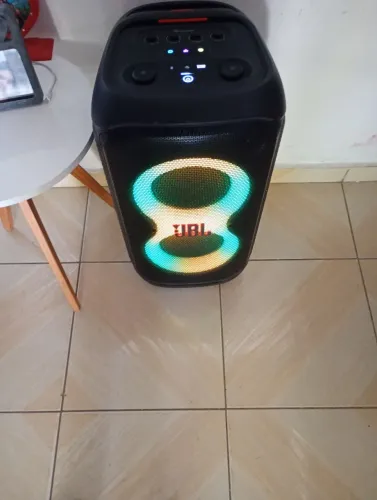 Caixa JBL 320