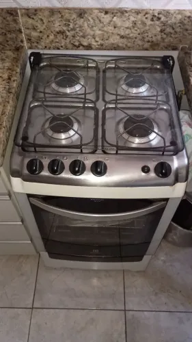 Vendo fogão 4 bocas da marca Eletrolux!
