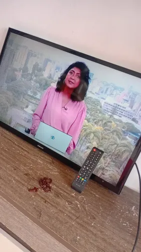 TV SMART 32" WI-FI SAMSUNG YOUTUBE NETFLIX R$:590/ACEITO PIX.