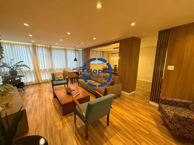 Apartamento à venda a uma quadra da praia com 2 dormitórios e 158 m² no Gonzaga  Santos/SP