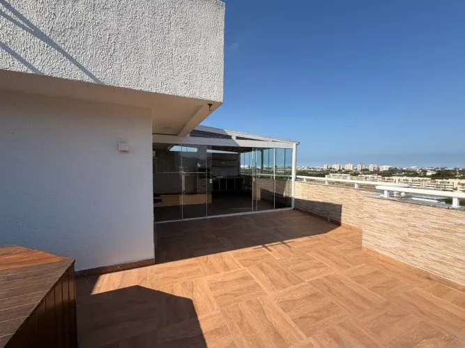 Alugo excelente Coberura ,4 quartos ,3 suites ,Onda Carioca ,Recreio