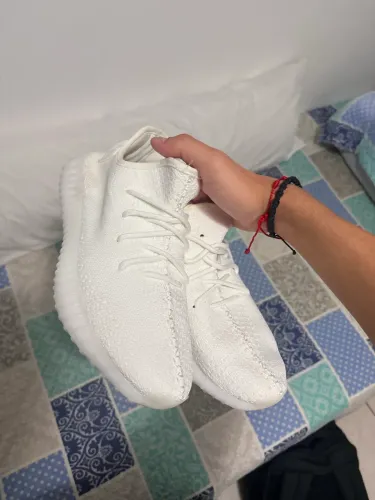 yeezy branco novo 41br
