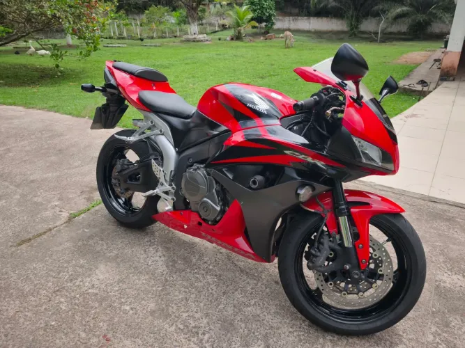 CBR 600rr 2008, uma das mais novas do estado.
